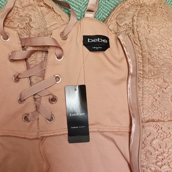 Bebé Scallop Lace midi Dress - Picture 8 of 12